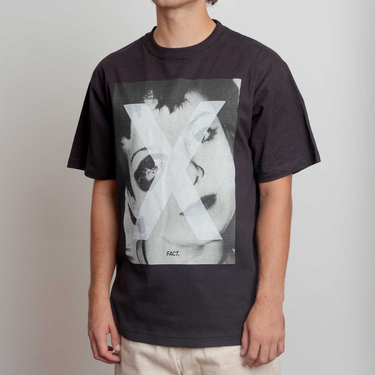 BLACK EYE TEE